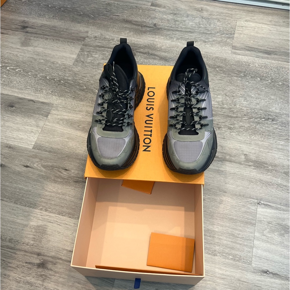 Lois Vuitton Run AWAY P KJOB